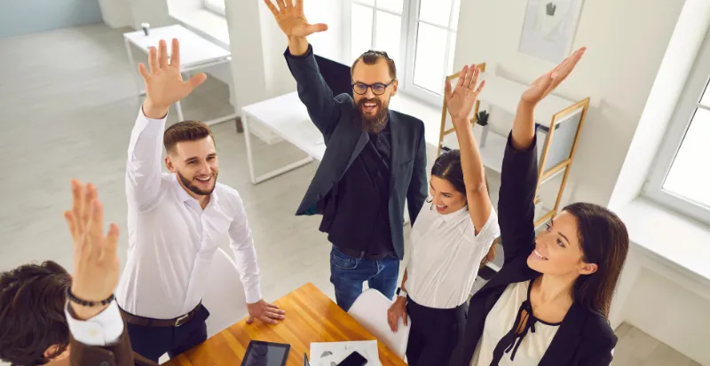 Cómo Estructurar un Equipo de Ventas en 2026